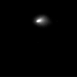 Image grand angle de la comète Halley par Vega 1