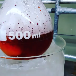 Cristallisation au fond du ballon (Sciencationelle)