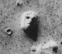 Relief martien, détail d'une photo de la sonde Viking, domaine public, NASA.