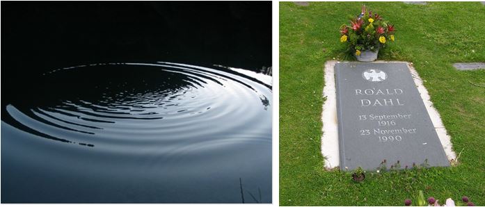 Une étendue d'eau à gauche, une pierre tombale noire à droite.