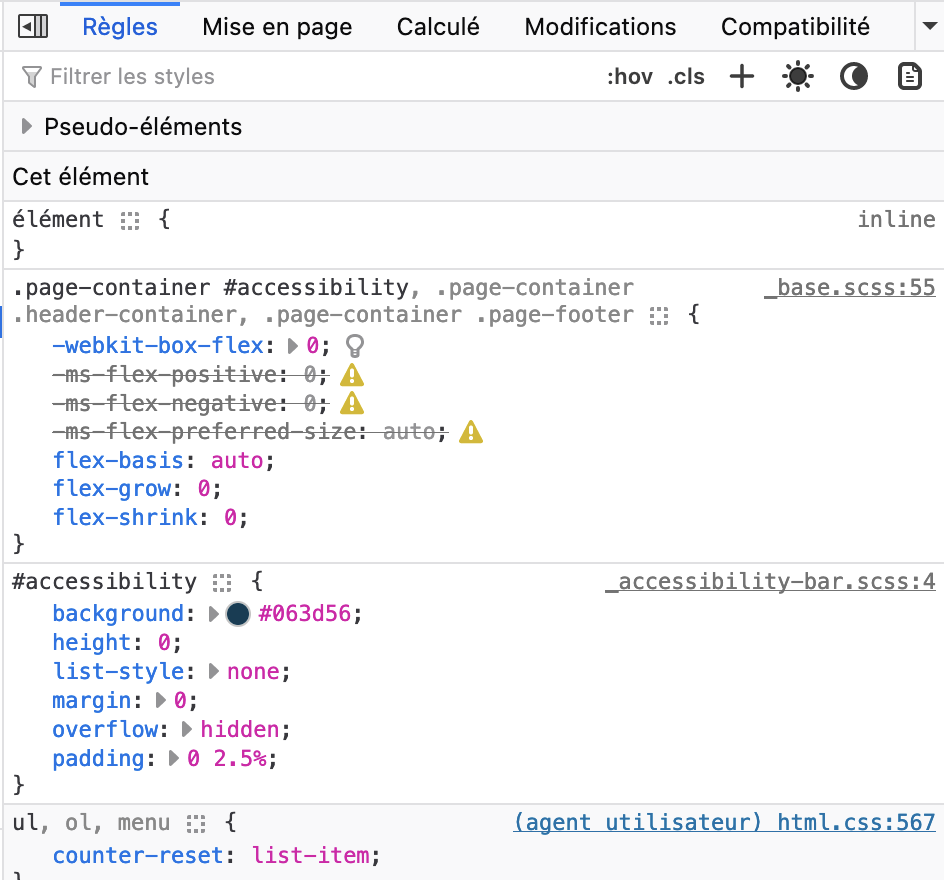 Aperçu de la partie CSS de l'inspecteur HTML. On est sur l'onglet Règles. En haut, un filtre des styles, et des boutons :hov, .cls, plus, étoile, lune, et copier. Dessous, un accordéon fermé “Pseudo-éléments”. Enfin, dessous, la liste du CSS appliqué à l'élément sélectionné (le même qu'au dessus), présenté comme du CSS classique, avec en regard les noms des fichiers dans lesquels ils sont écrits (respectivement _base.scss et _accessibility-bar.scss).